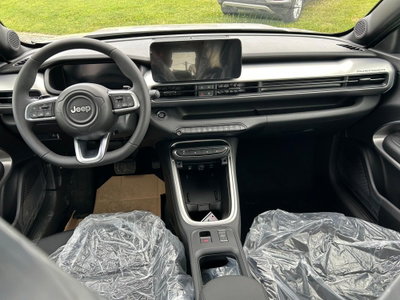 Jeep Avenger 1.2 turbo e-hybrid mhev Summit fwd 110cv edct6 (10)