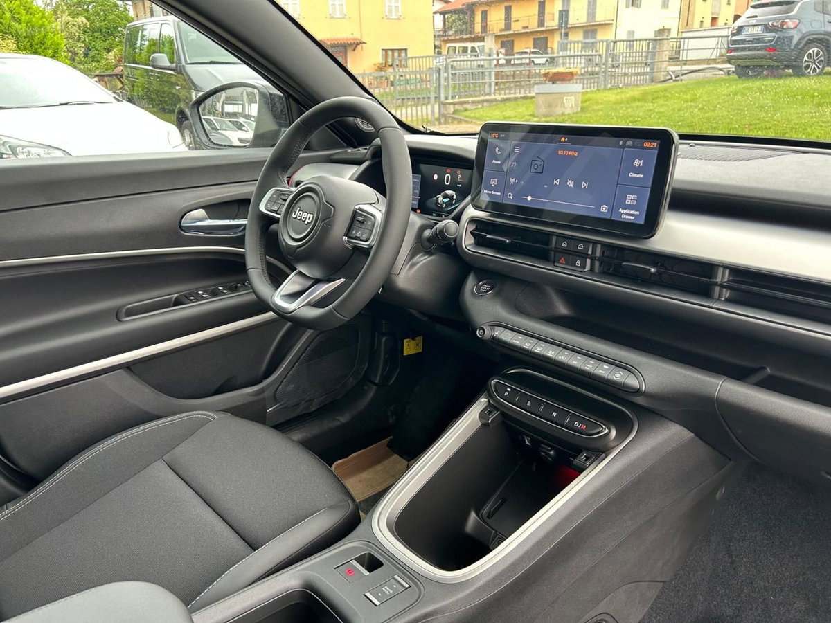 Jeep Avenger 1.2 turbo e-hybrid mhev Summit fwd 110cv edct6 (13)