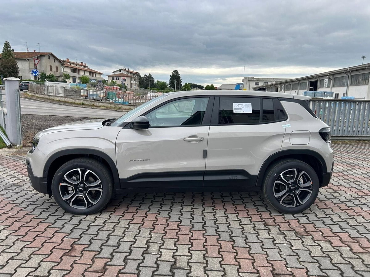 Jeep Avenger 1.2 turbo e-hybrid mhev Summit fwd 110cv edct6 (2)