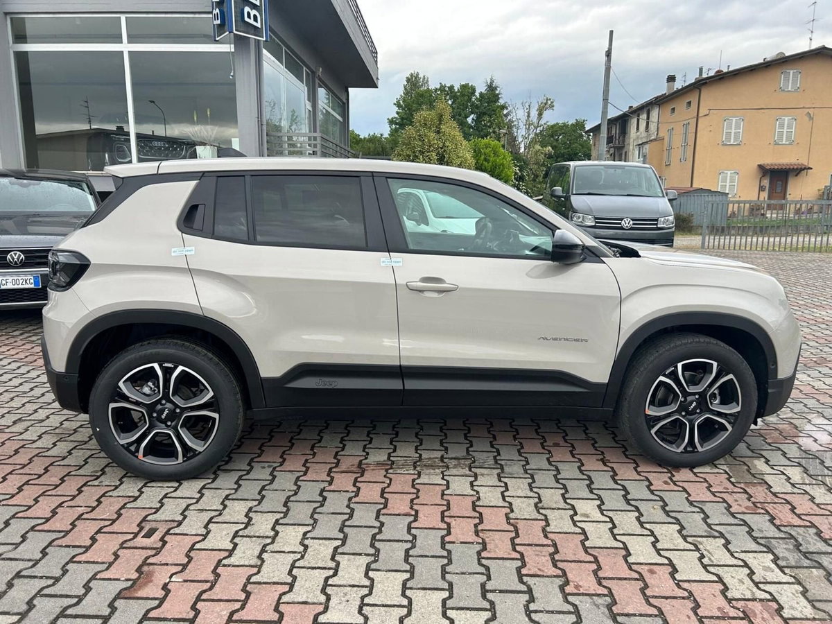 Jeep Avenger 1.2 turbo e-hybrid mhev Summit fwd 110cv edct6 (5)