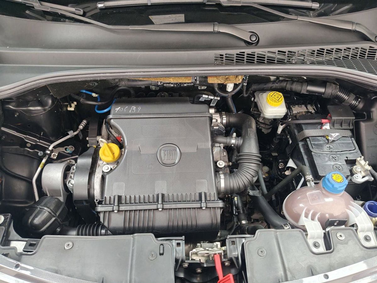 Fiat 500L 1.4 95 CV Easy (18)