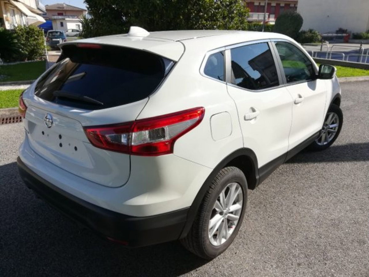 Nissan Qashqai 1.2 DIG-T Acenta (3)