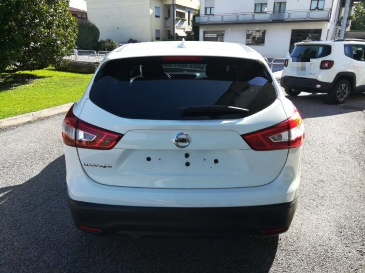 Nissan Qashqai 1.2 DIG-T Acenta (4)