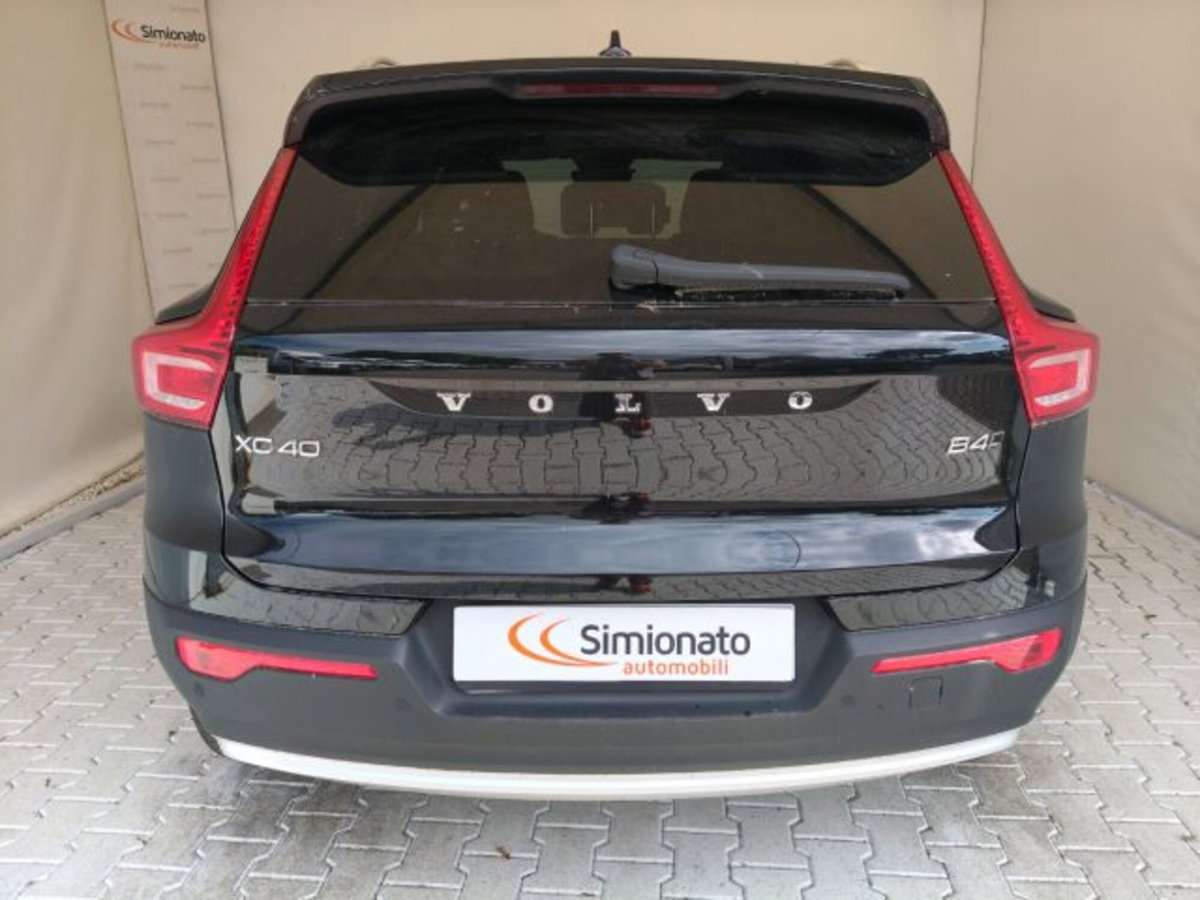 Volvo XC40 B4 AWD automatico Core (5)
