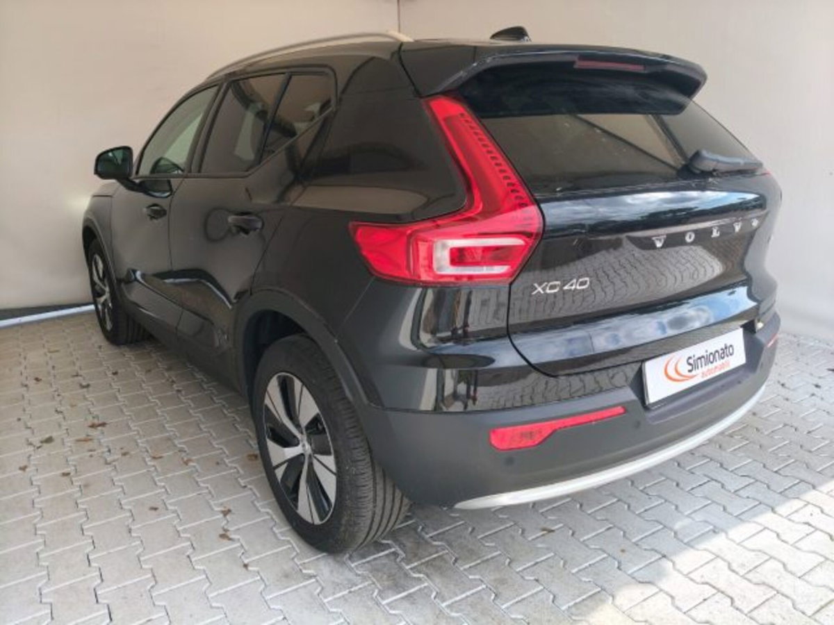 Volvo XC40 B4 AWD automatico Core (6)