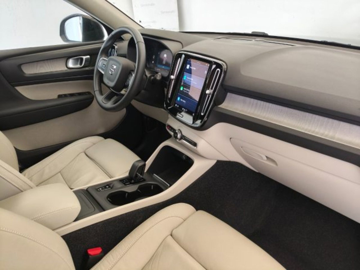 Volvo XC40 B4 AWD automatico Core (9)