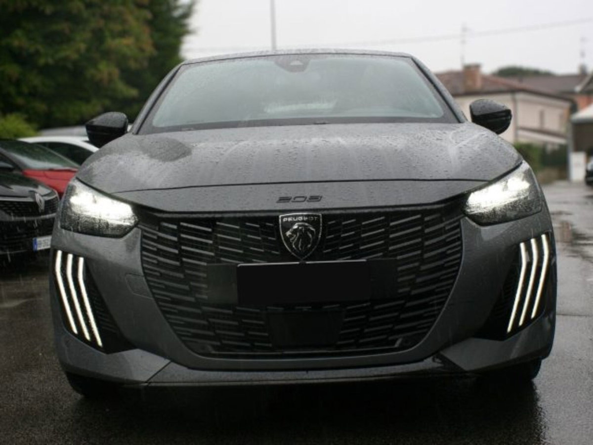 Peugeot 208 51 kWh GT (2)