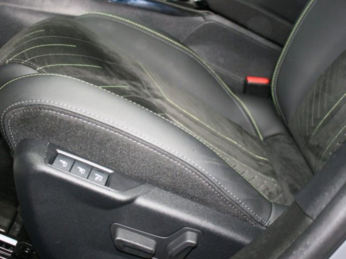 Peugeot 208 51 kWh GT (10)