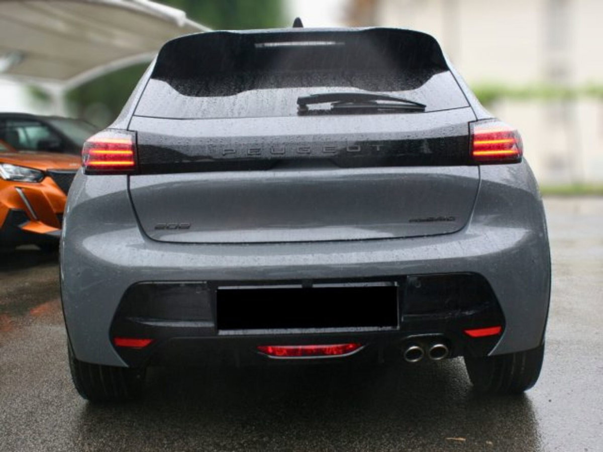 Peugeot 208 51 kWh GT (4)