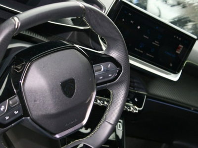 Peugeot 208 51 kWh GT (9)