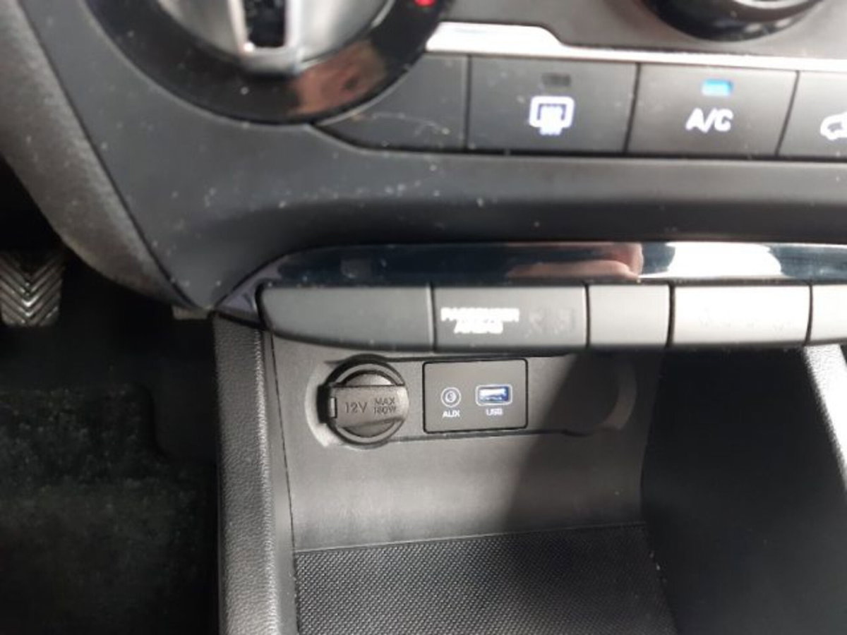 Hyundai i20 1.2 84 CV 5 porte Comfort (10)