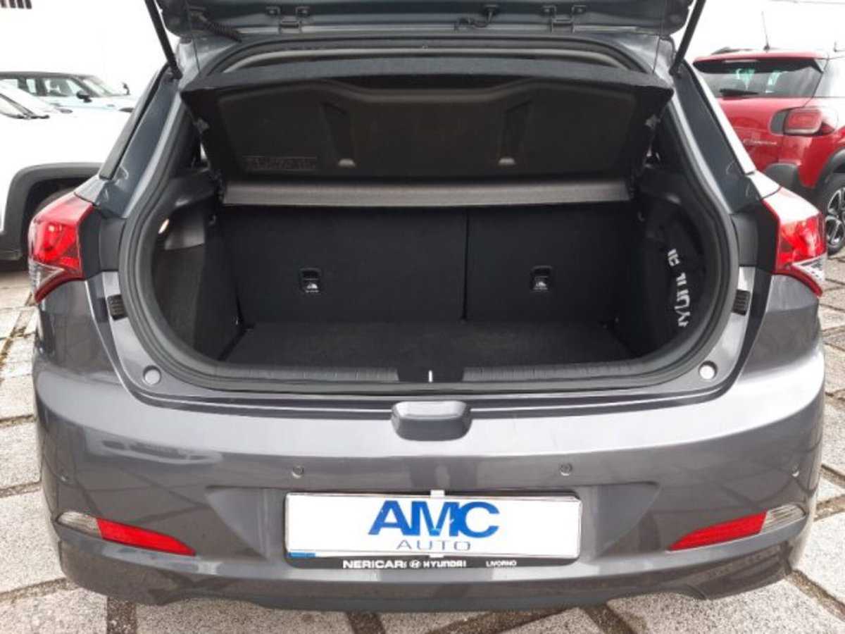 Hyundai i20 1.2 84 CV 5 porte Comfort (16)