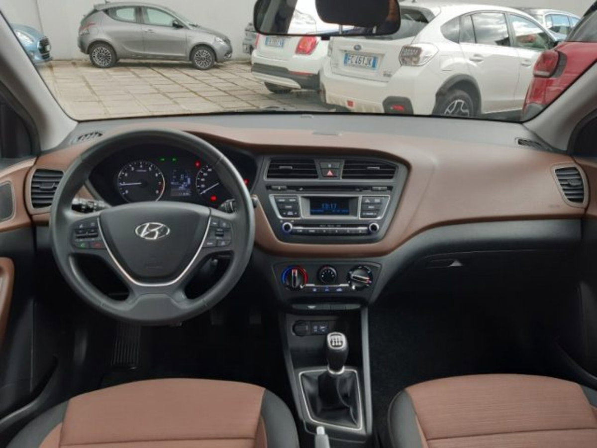 Hyundai i20 1.2 84 CV 5 porte Comfort (5)