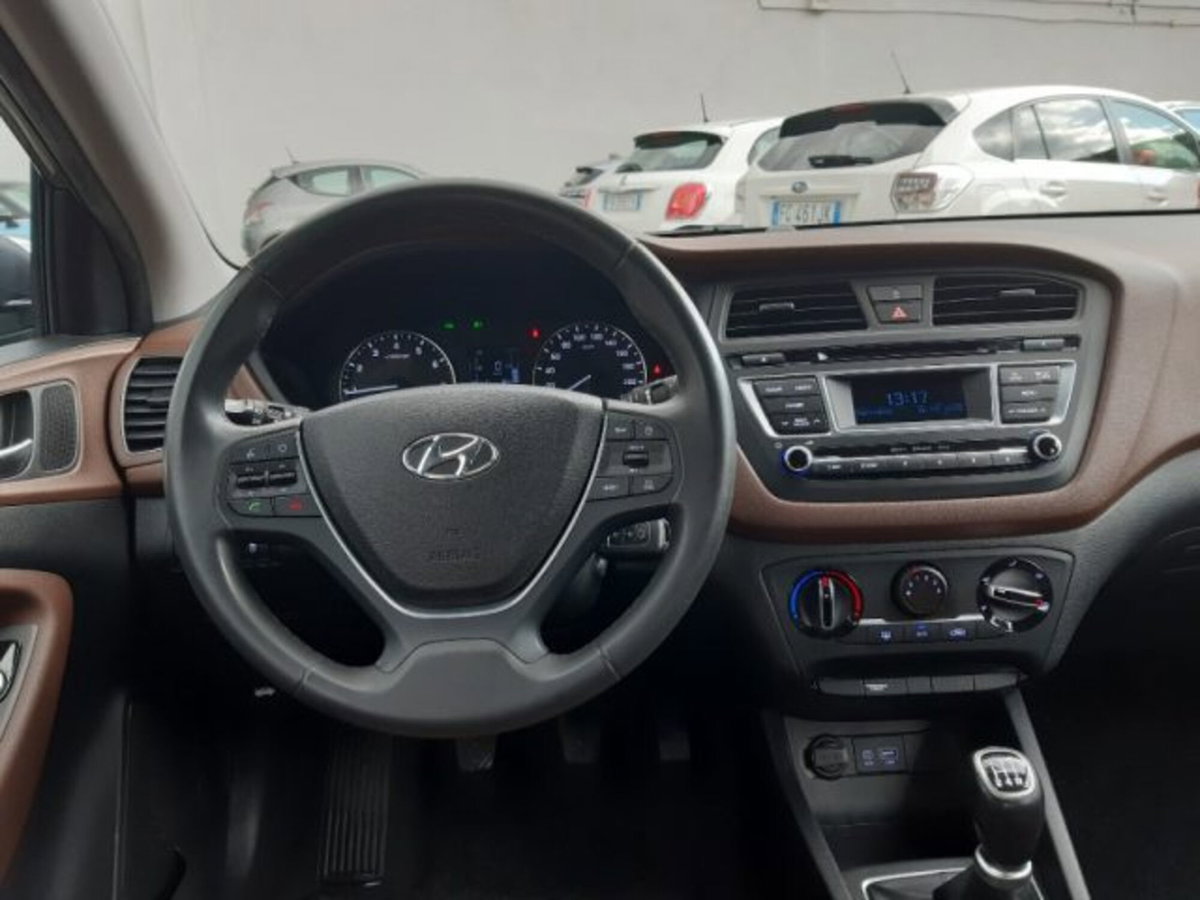 Hyundai i20 1.2 84 CV 5 porte Comfort (6)