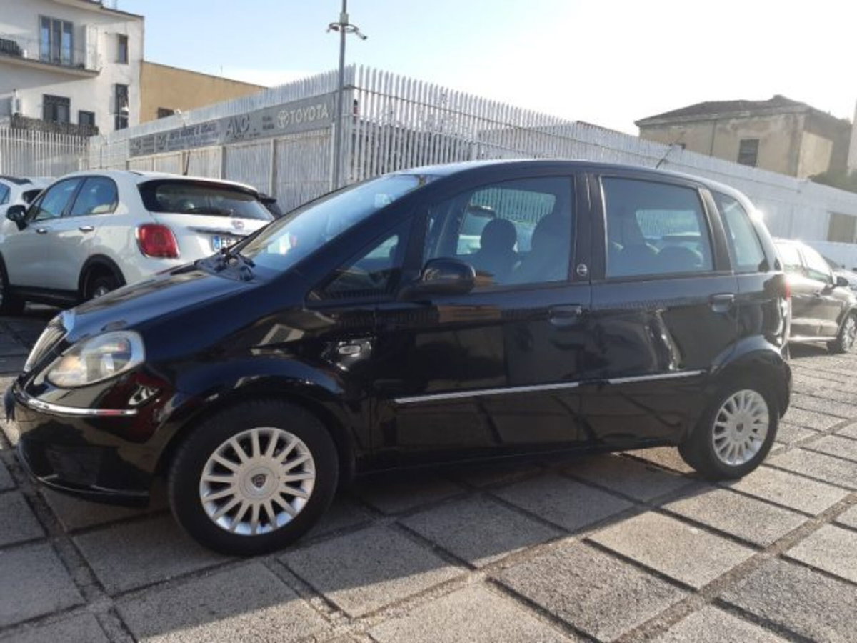 Lancia Musa 1.4 8V Ecochic (GPL) Gold (2)