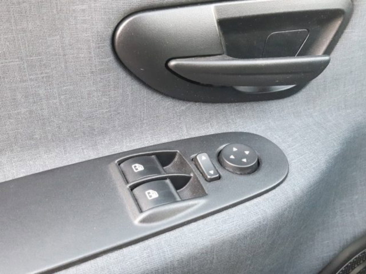 Lancia Ypsilon 1.0 FireFly 5 porte S&S Hybrid Alberta Ferretti (12)
