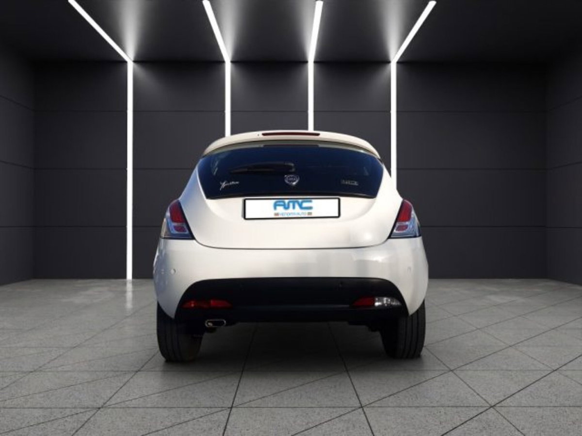 Lancia Ypsilon 1.0 FireFly 5 porte S&S Hybrid Alberta Ferretti (5)