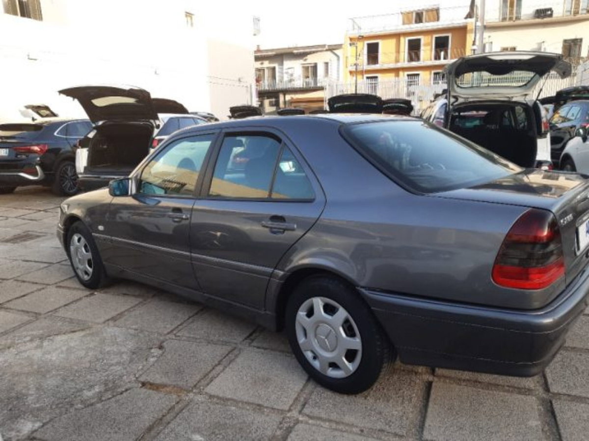 Mercedes-Benz Classe C 200 CDI cat Elegance Selection (2)
