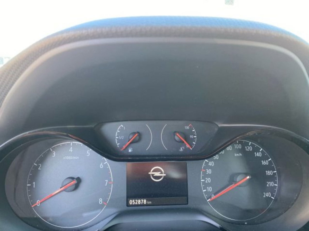 Opel Corsa 1.2 Edition (7)