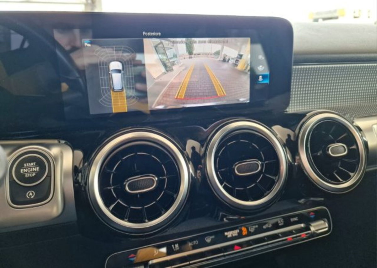 Mercedes-Benz GLB 200 d Automatic Sport Plus (15)