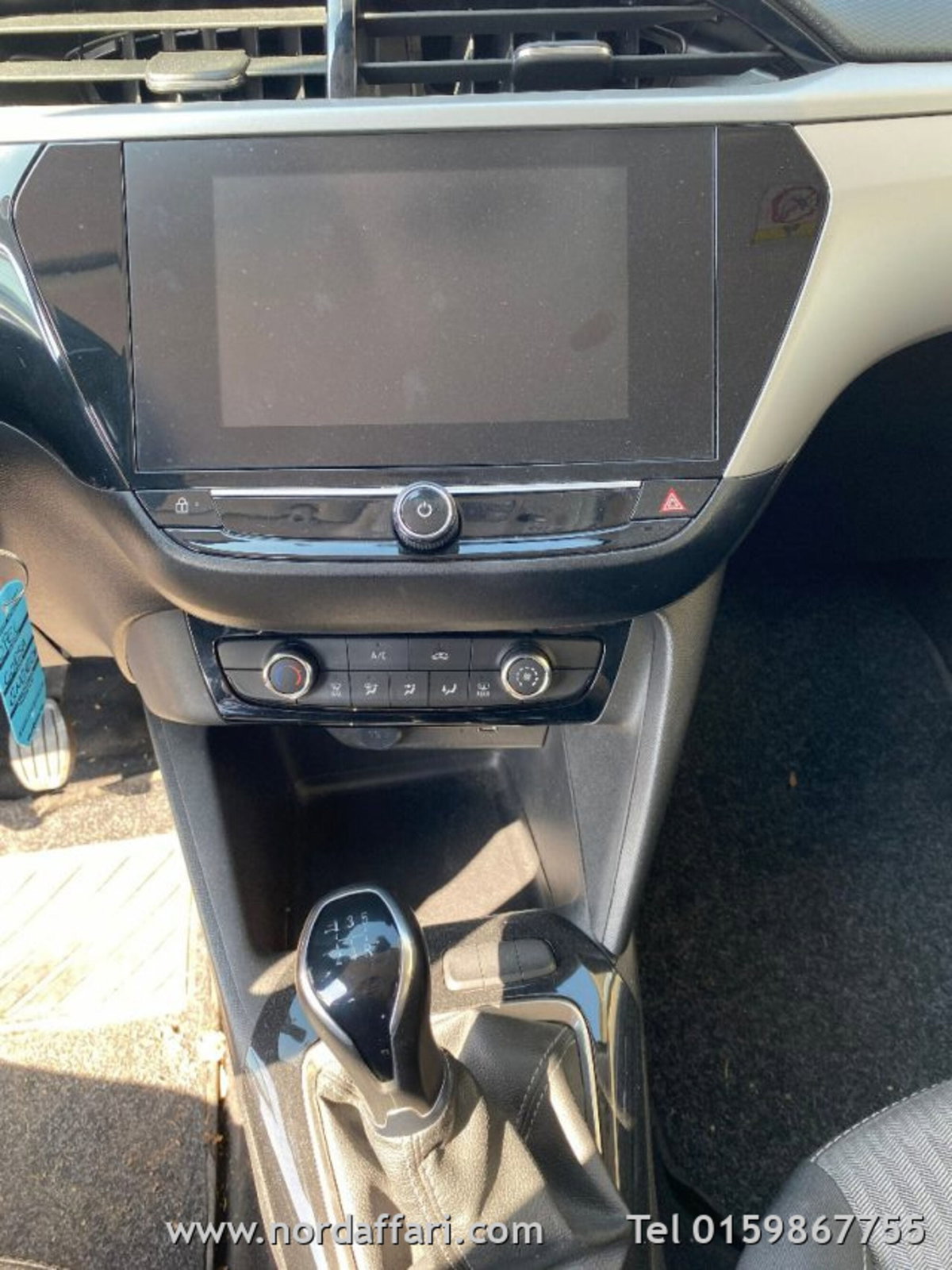 Opel Corsa 1.2 Edition (11)