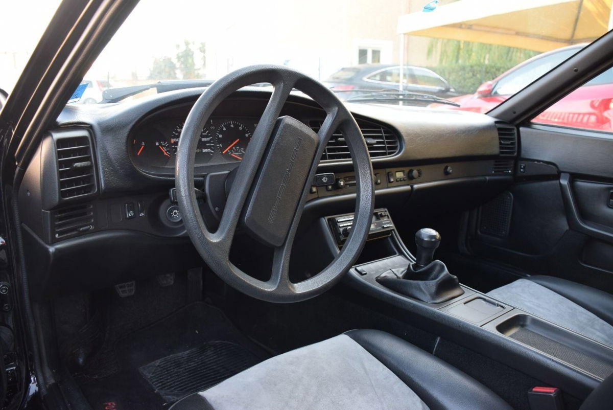 Porsche 944 Coupé 944 (12)