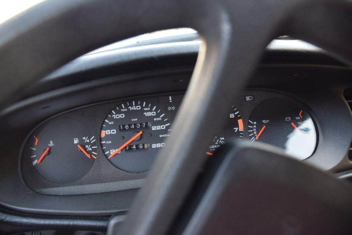 Porsche 944 Coupé 944 (17)