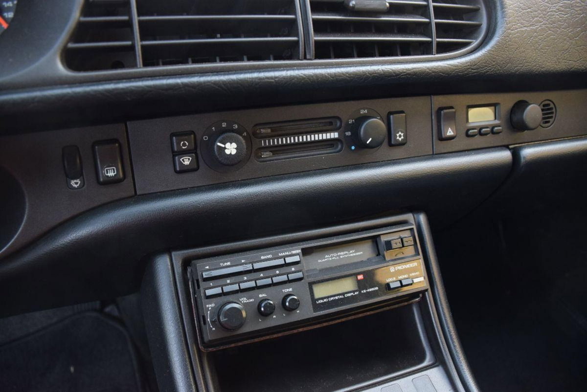 Porsche 944 Coupé 944 (18)