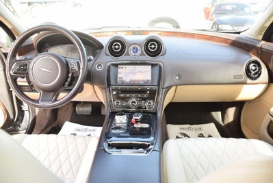 Jaguar XJ 3.0D V6 Portfolio (10)