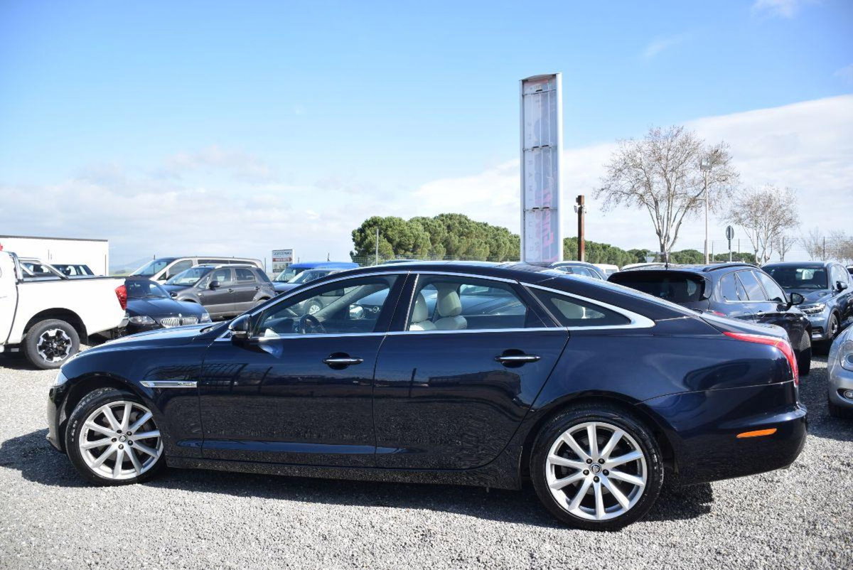 Jaguar XJ 3.0D V6 Portfolio (3)