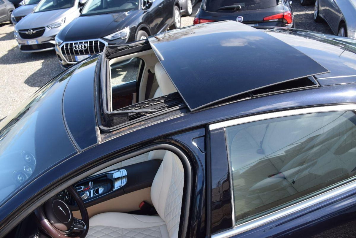 Jaguar XJ 3.0D V6 Portfolio (5)