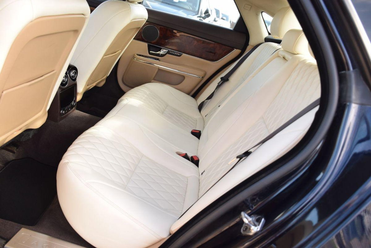 Jaguar XJ 3.0D V6 Portfolio (9)