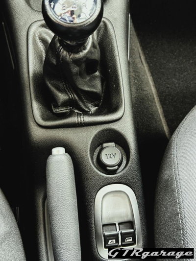 Peugeot 206 60CV 5p. Urban (10)