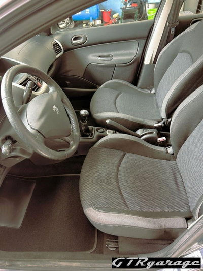 Peugeot 206 60CV 5p. Urban (7)
