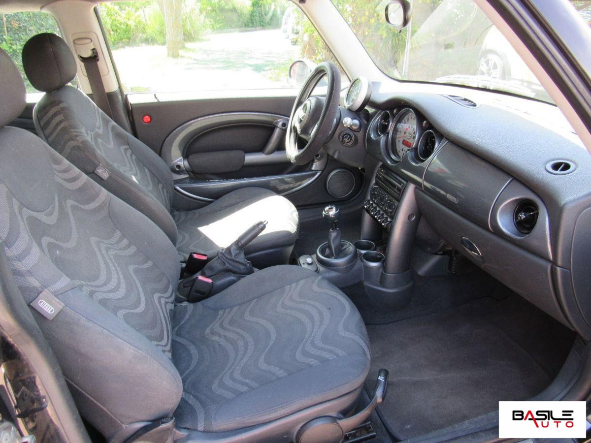 MINI Mini 1.6 16V Cooper (10)