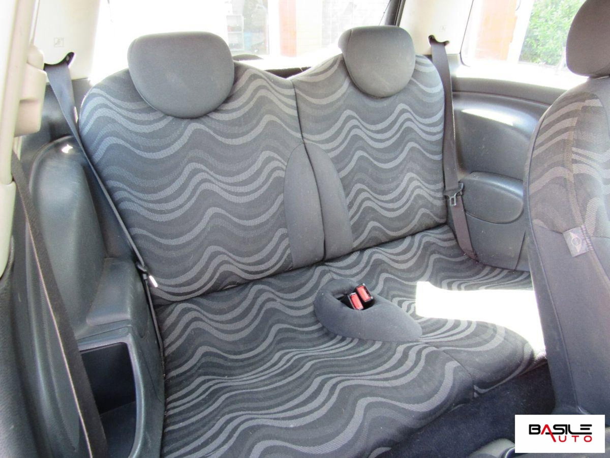 MINI Mini 1.6 16V Cooper (11)