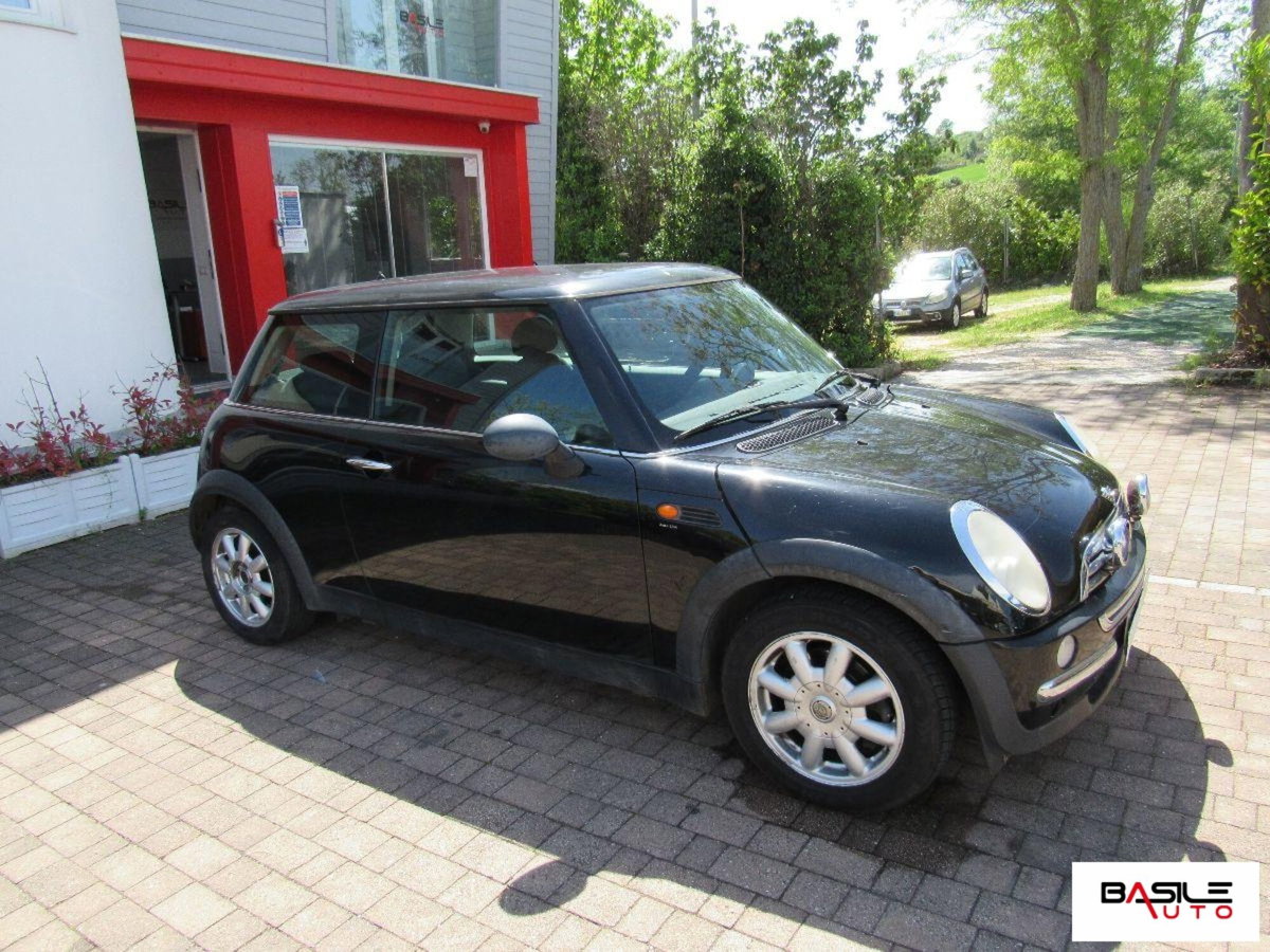 MINI Mini 1.6 16V Cooper (3)