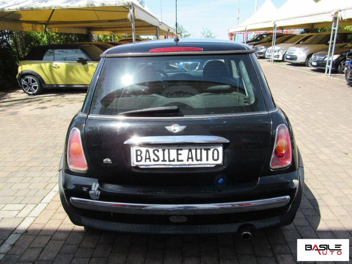 MINI Mini 1.6 16V Cooper (4)