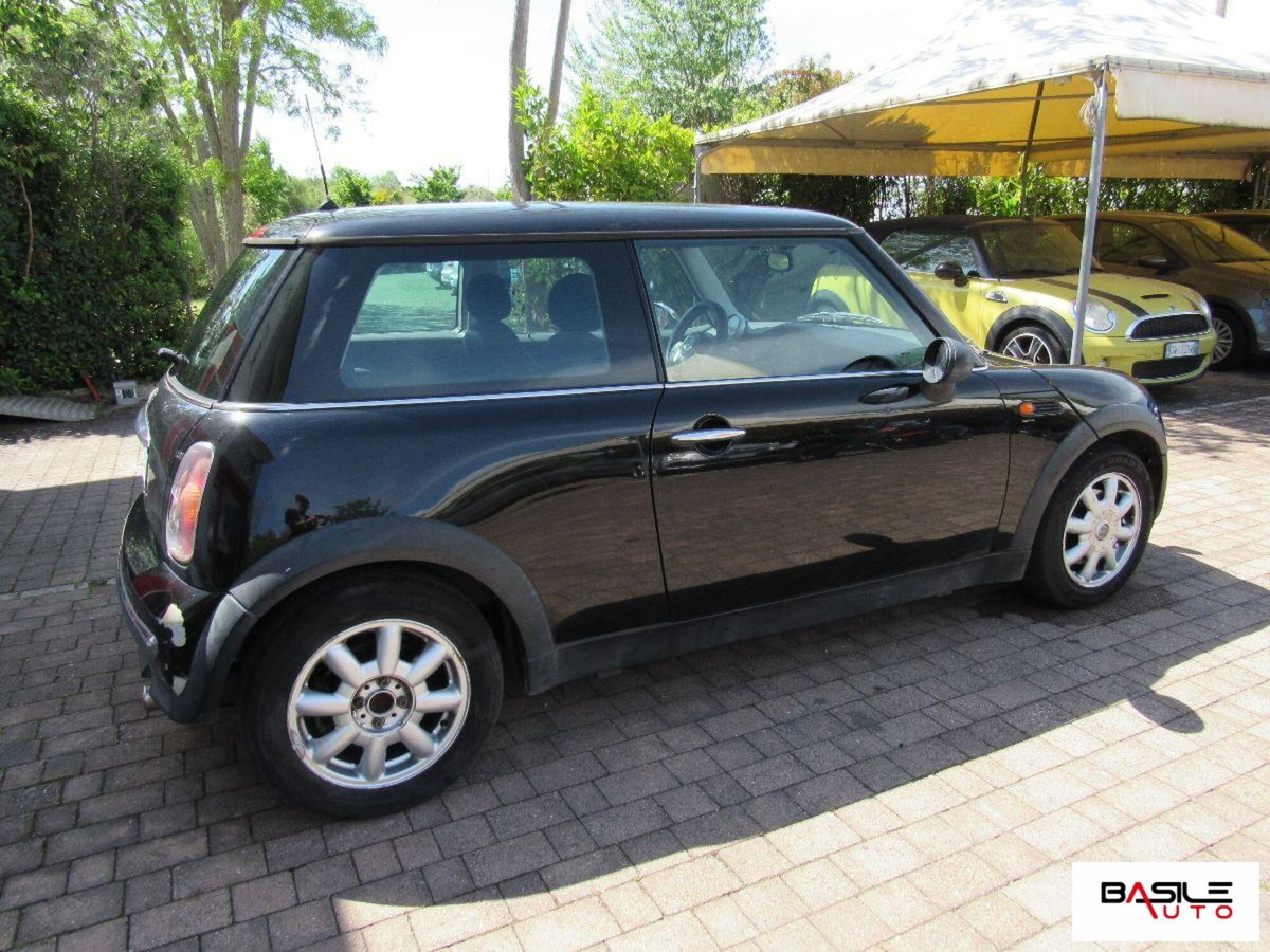 MINI Mini 1.6 16V Cooper (5)