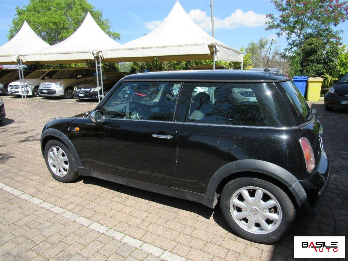 MINI Mini 1.6 16V Cooper (6)