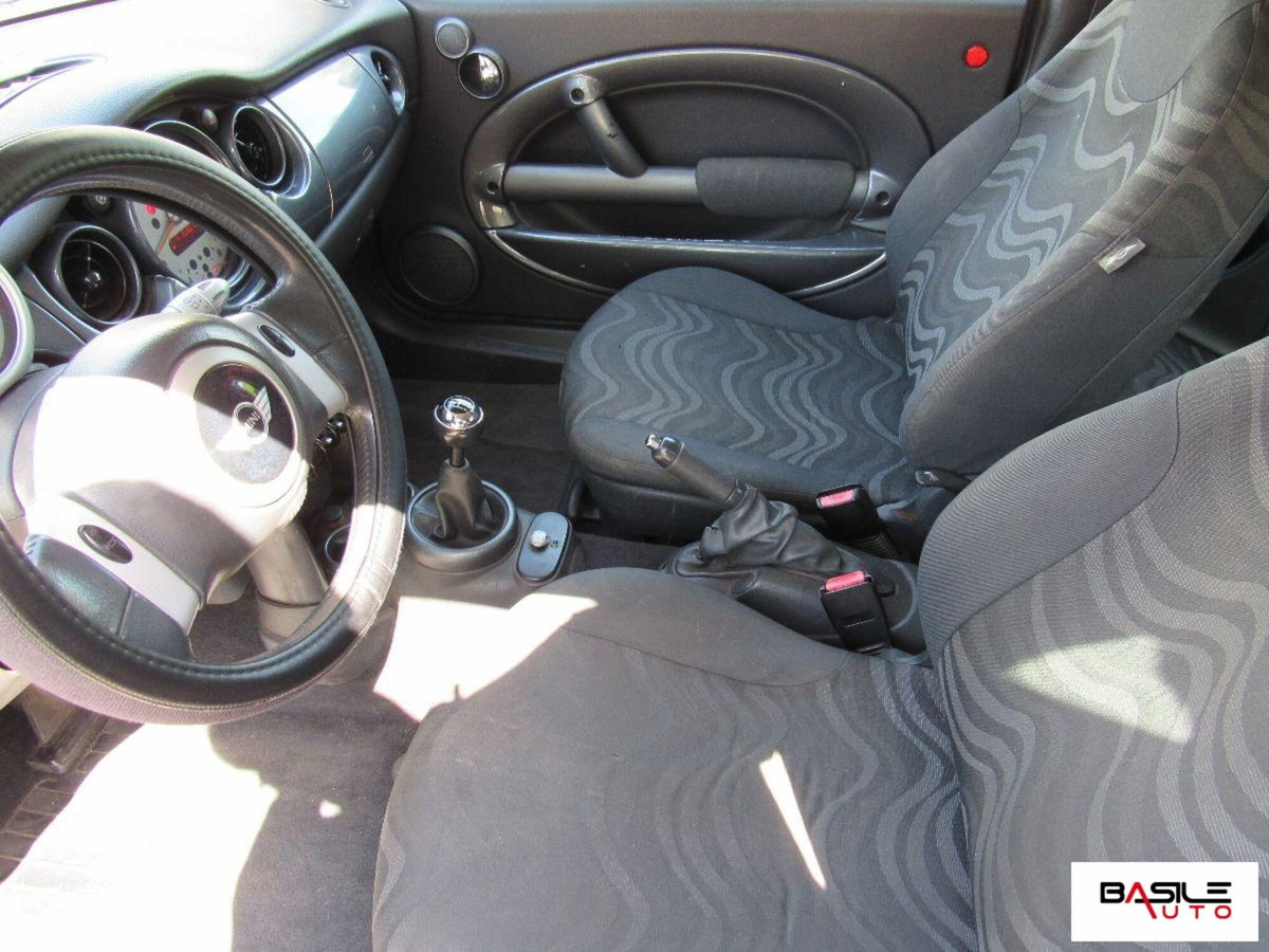 MINI Mini 1.6 16V Cooper (7)