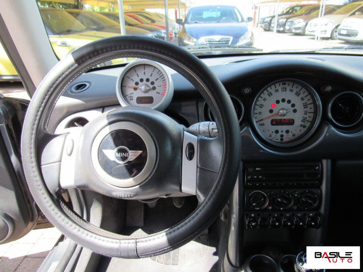 MINI Mini 1.6 16V Cooper (8)