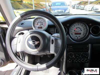 MINI Mini 1.6 16V Cooper (8)