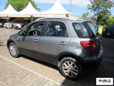 Fiat Sedici 1.9 MJT 4x2 Emotion (6)
