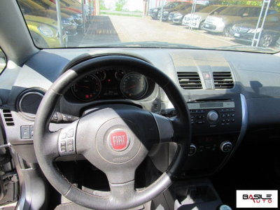 Fiat Sedici 1.9 MJT 4x2 Emotion (8)