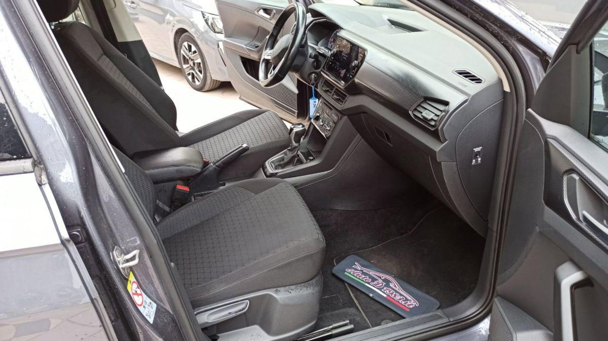 Volkswagen T-Cross 1.0 tsi Life 115cv dsg (6)
