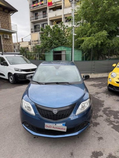 Lancia Ypsilon 1.0 FireFly 5 porte S&S Hybrid Alberta Ferretti (2)
