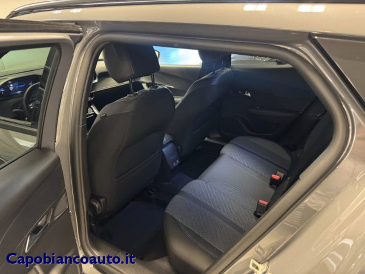 Peugeot 2008 50 kWh Allure (10)