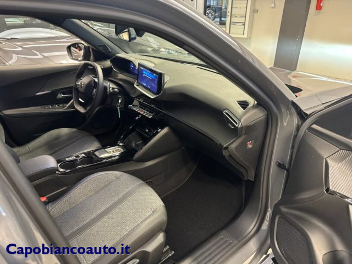 Peugeot 2008 50 kWh Allure (12)
