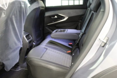 Peugeot 3008 1.2 hybrid GT Exclusive 145cv e-dcs6 (14)